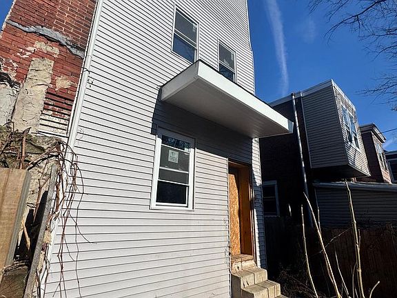 2nd image of 5924 Master St