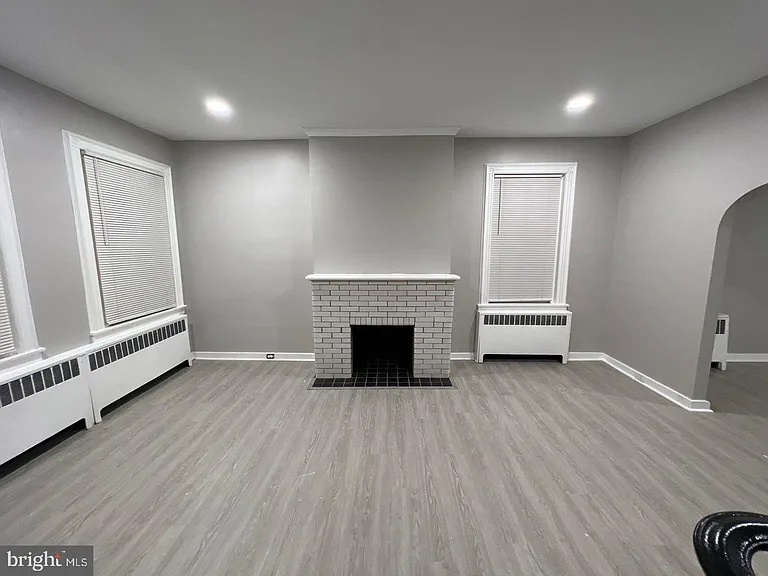 6400 Oxford Ave — Photo 9
