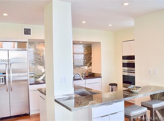 5th image of 2121 N Bayshore Dr APT 1119