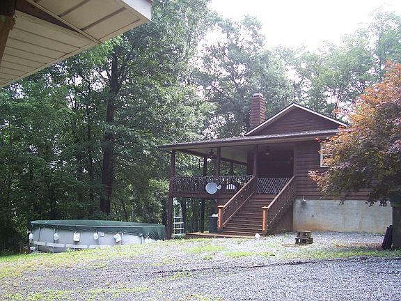 3rd image of 700 Frazier Hill Ln