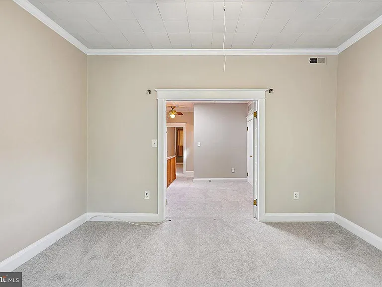 3720 Foster Ave — Photo 20