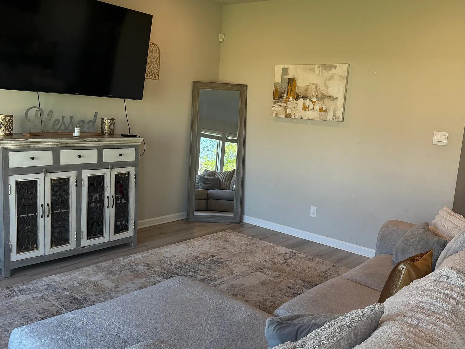 3 bed, 1455 sqft, $1,700 — Photo 2