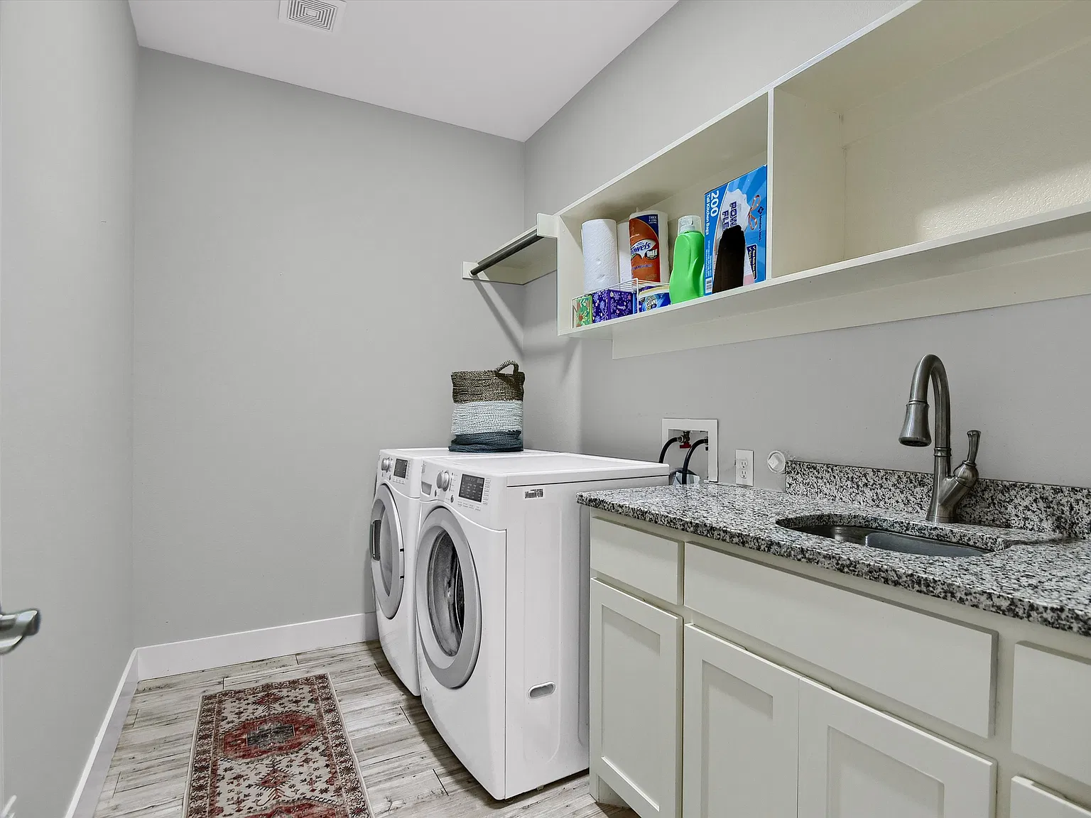 3 bed, 1747 sqft, $1,950 — Photo 2