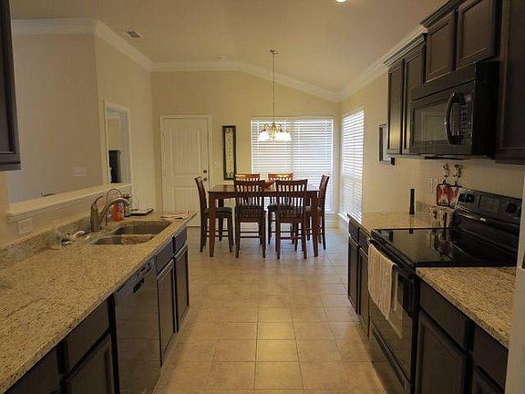 4th image of 9609 Hawthorne Ct