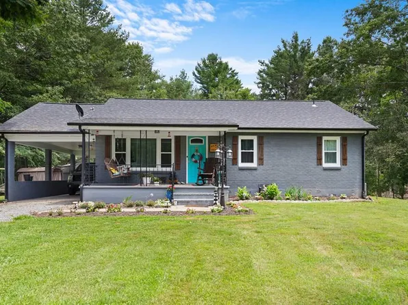 145 Foothills Rd, Galax, VA 24333