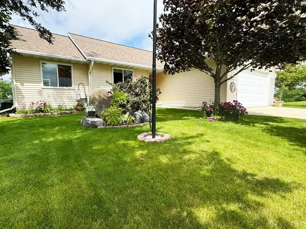 457 Nickolas St, Randolph, WI 53956