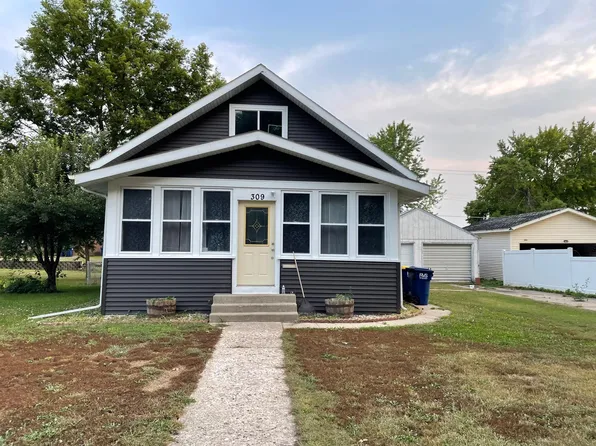 309 Water St SW, Sleepy Eye, MN 56085