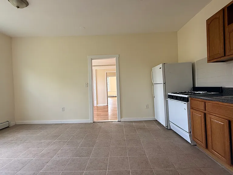 567-569 S 17th St #2A — Photo 7