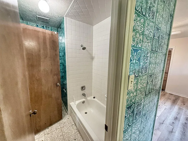 13103 Holston Hills Dr — Photo 18