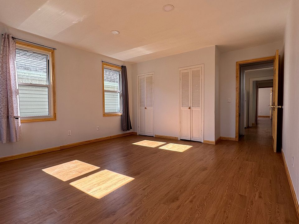 2nd image of 1618 W 4th St #2