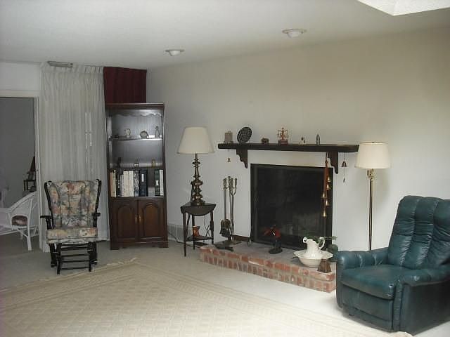 2nd image of 7008 Salisbury Rd