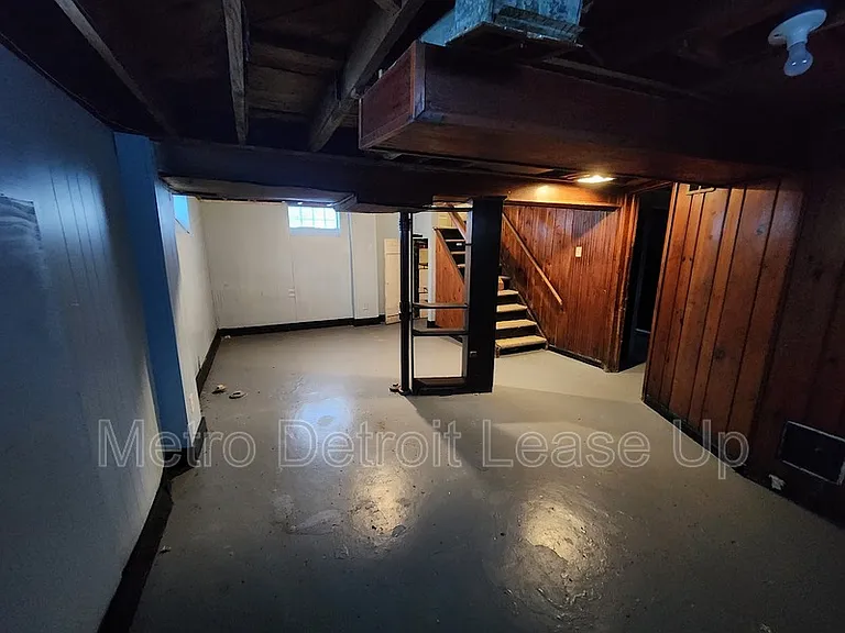 12000 Plainview Ave — Photo 9