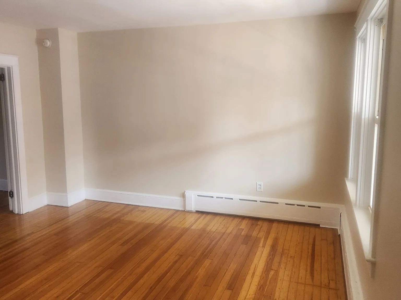 3 bed, 1140 sqft, $1,795 — Photo 4