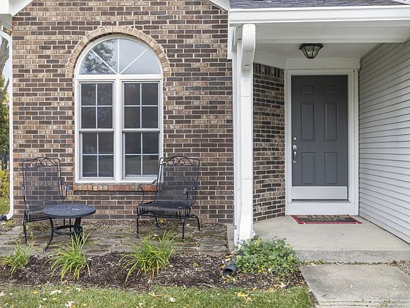 2nd image of 7403 Pebblebrooke West Dr