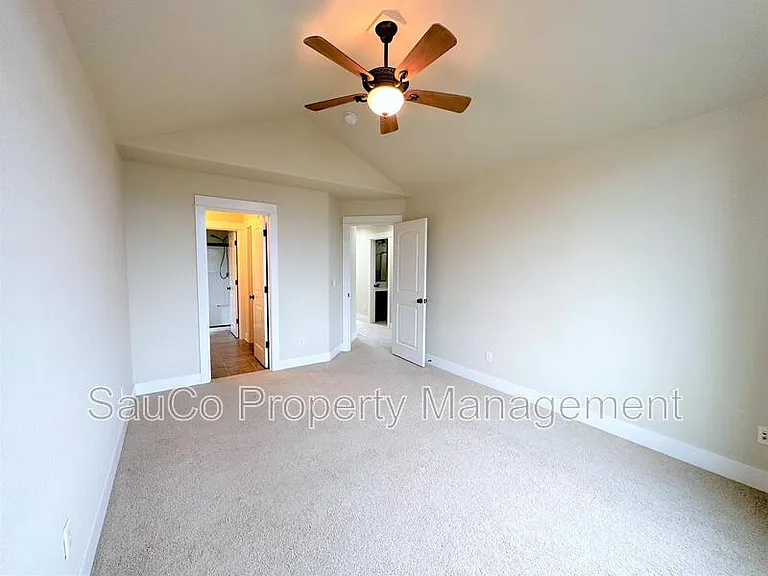 727 NE 65th Ct — Photo 20