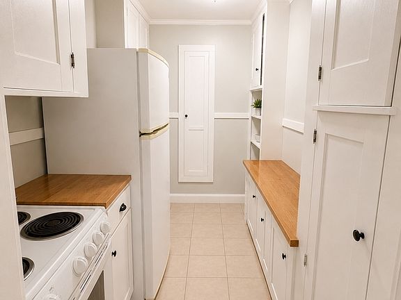 5th image of 13 1/2 Cushing Ave #13B