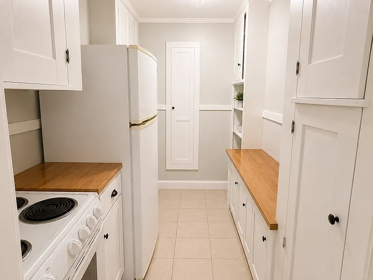 13 1/2 Cushing Ave #13B — Photo 5