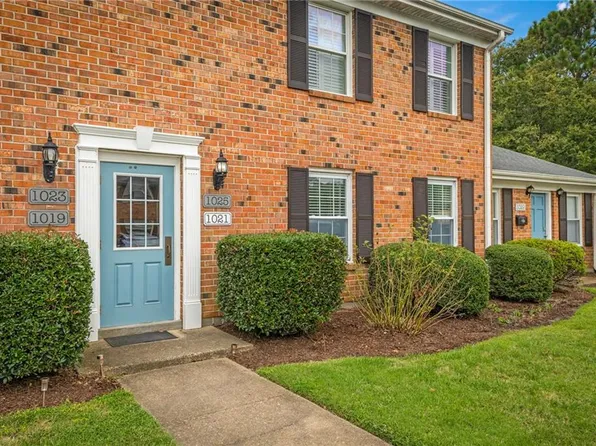 1021 Barclay Sq, Virginia Beach, VA 23451