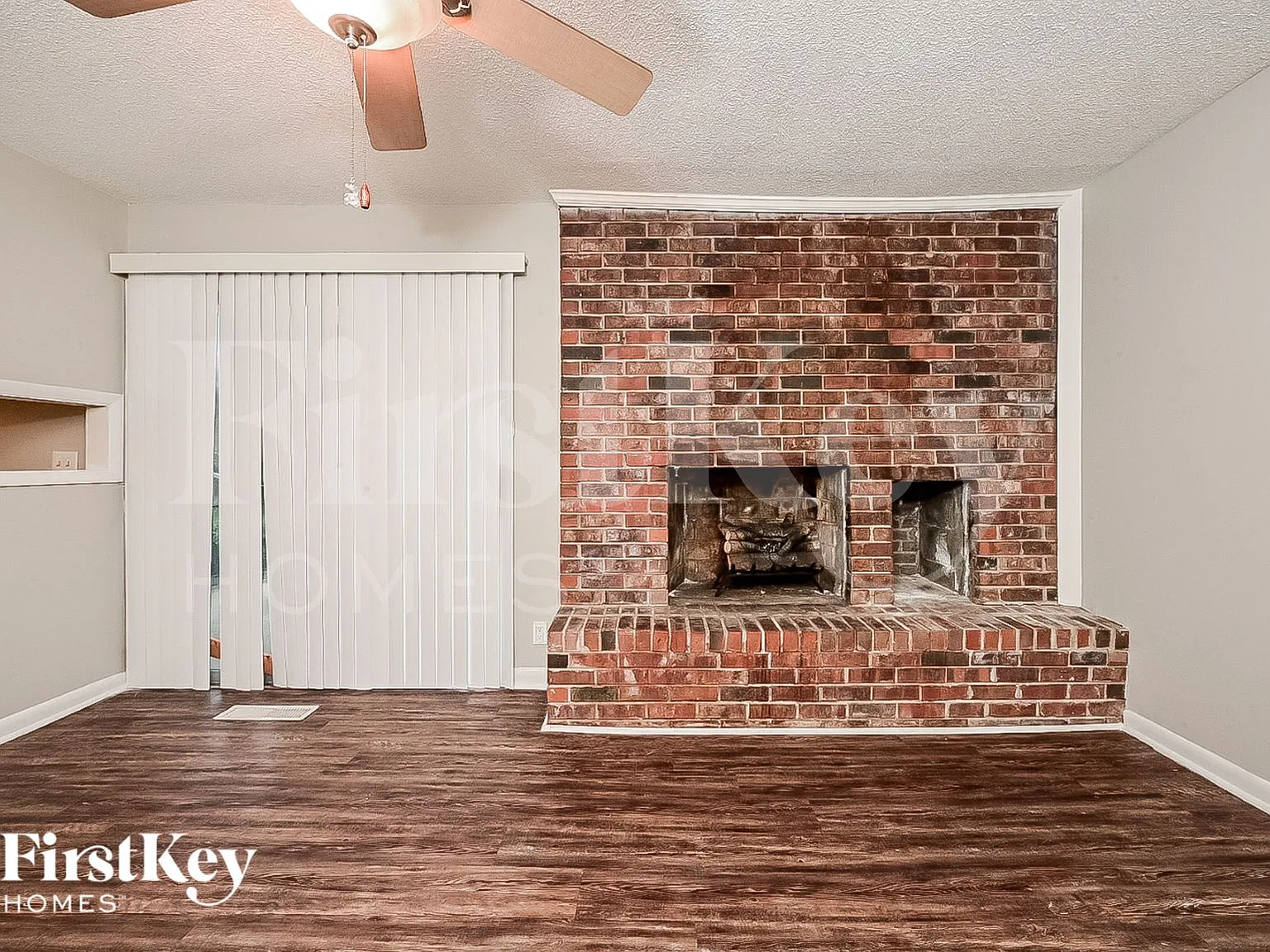 3 bed, 2.0 bath, 1353 sqft, $1,620 — Photo 4