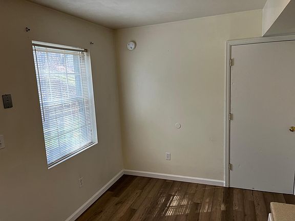 5th image of 426 Atherly St NE