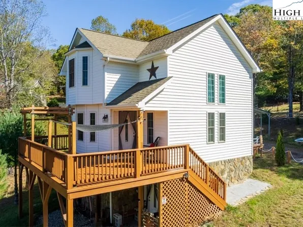 818 Little Peak Creek Road, Jefferson, NC 28640