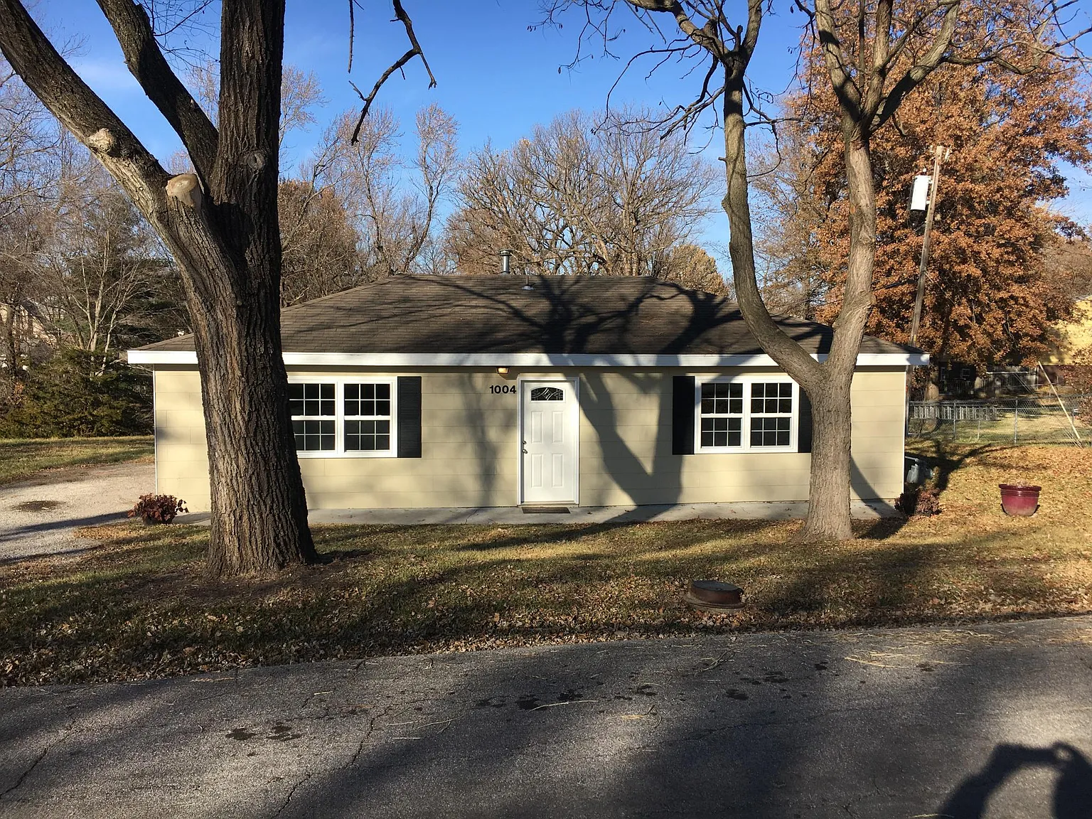 2 bed, 984 sqft, $1,450 — Photo 1