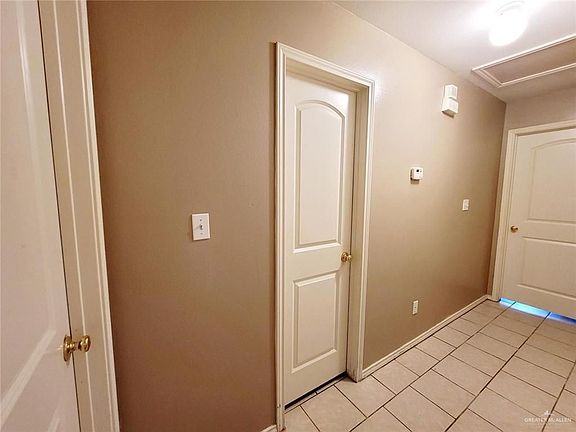 5th image of 2402 Tahiti Dr #1
