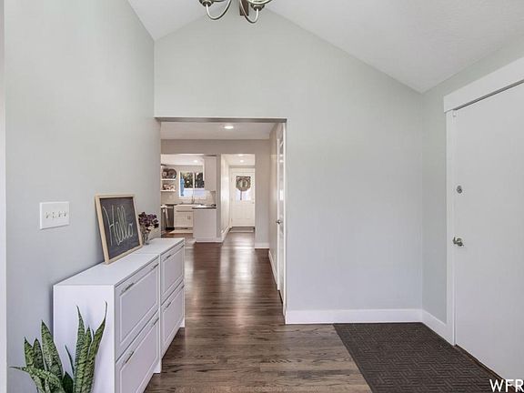 2nd image of 1531 E Dawn Dr