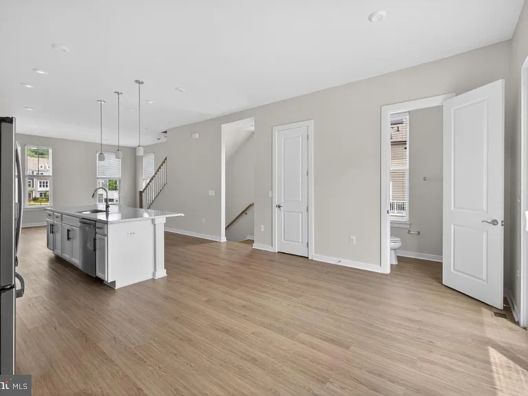 1601 Grove Chestnut Rd — Photo 16
