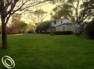 745 Parkman Dr, Bloomfield Hills, MI 48304