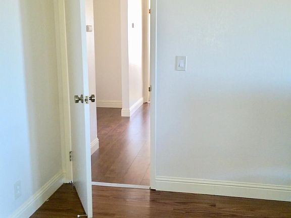 5th image of 5147 Hilltop Dr