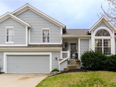 18775 W 159th Ter, Olathe, KS, 66062