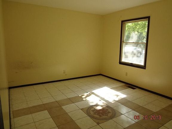 4th image of 35637 N Green Pl