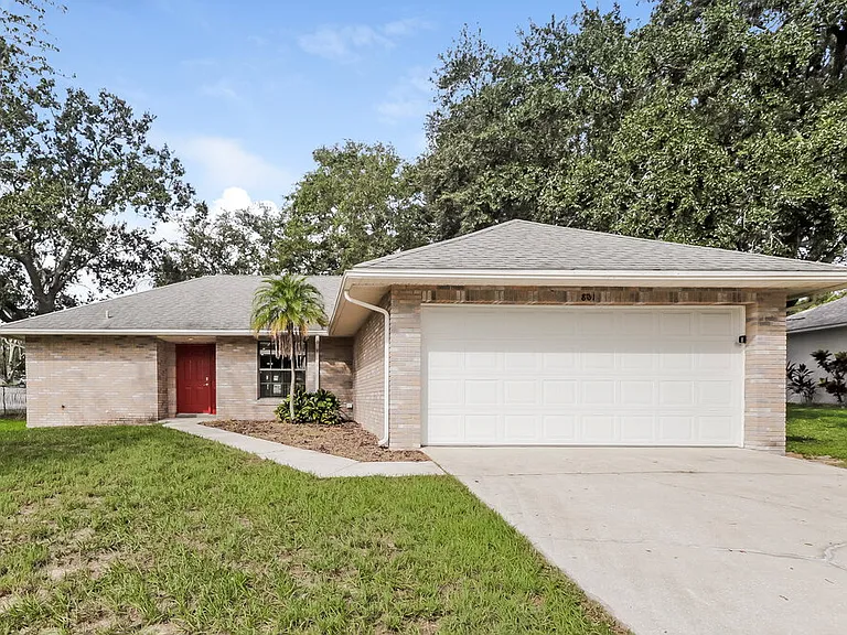 801 Cambridge Way — Photo 1