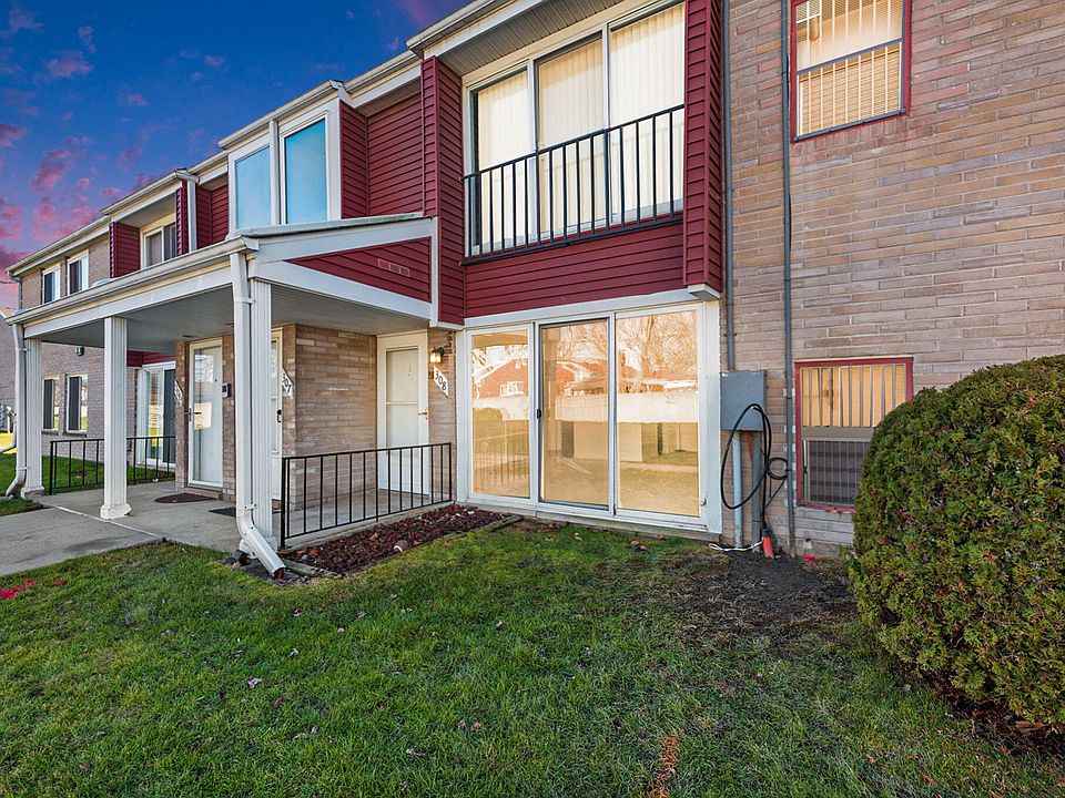 1st image of 308 Sunset Ln #20