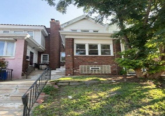 1st image of 421 W Godfrey Ave
