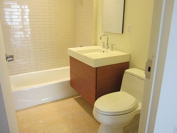 4th image of 20 Henry St #2A
