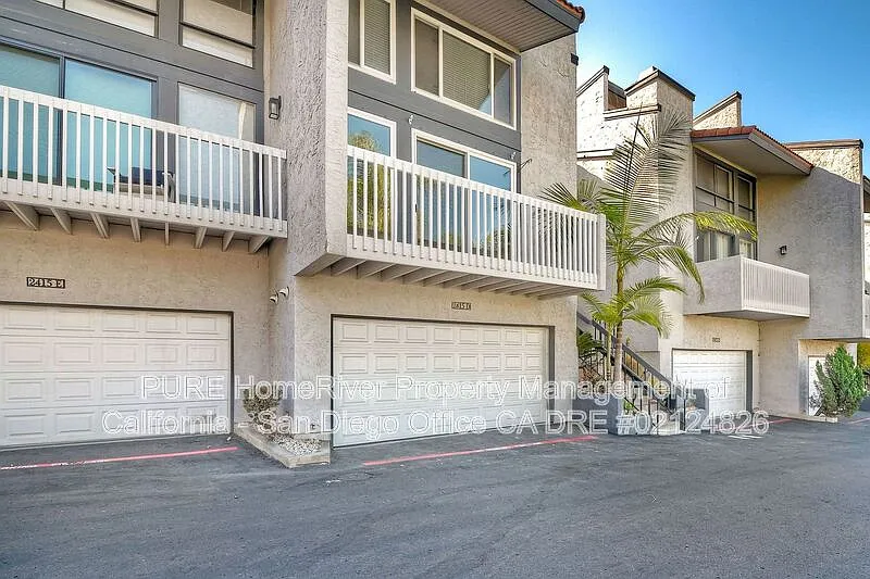2 bed, 2.5 bath, 1550 sqft, $4,350 — Photo 2