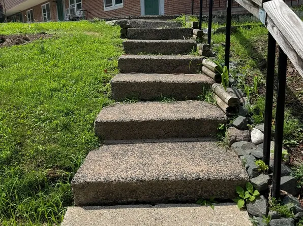 59 College Hwy #13, Southwick, MA 01077