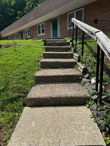 59 College Hwy #13 Photo 1