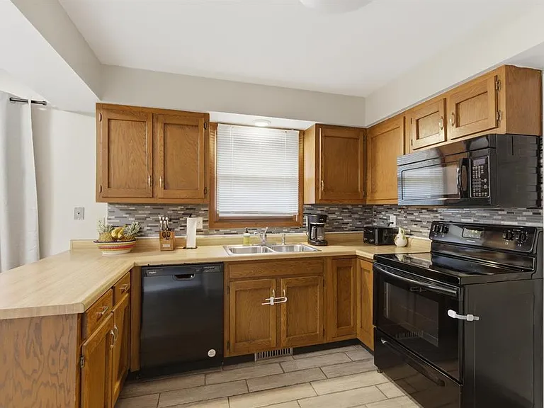 1333 Overlook Dr — Photo 6