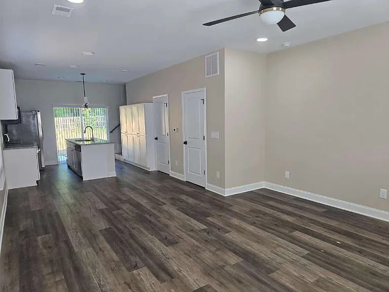 402 Giles St #B — Photo 31