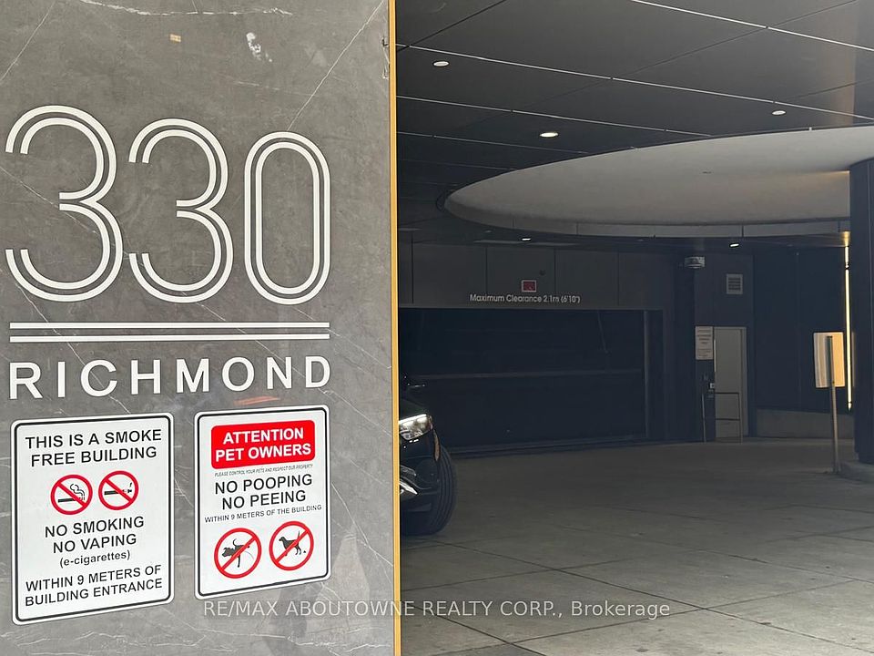 1st image of 330 Richmond St W #207