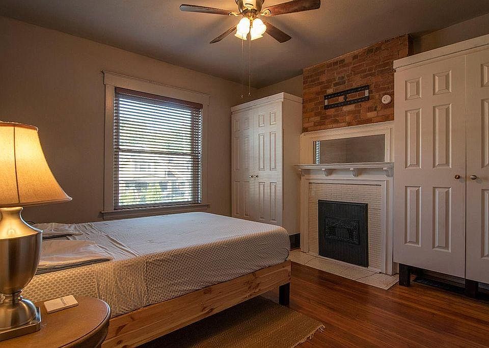 1st image of 3484 Vine St APT 2