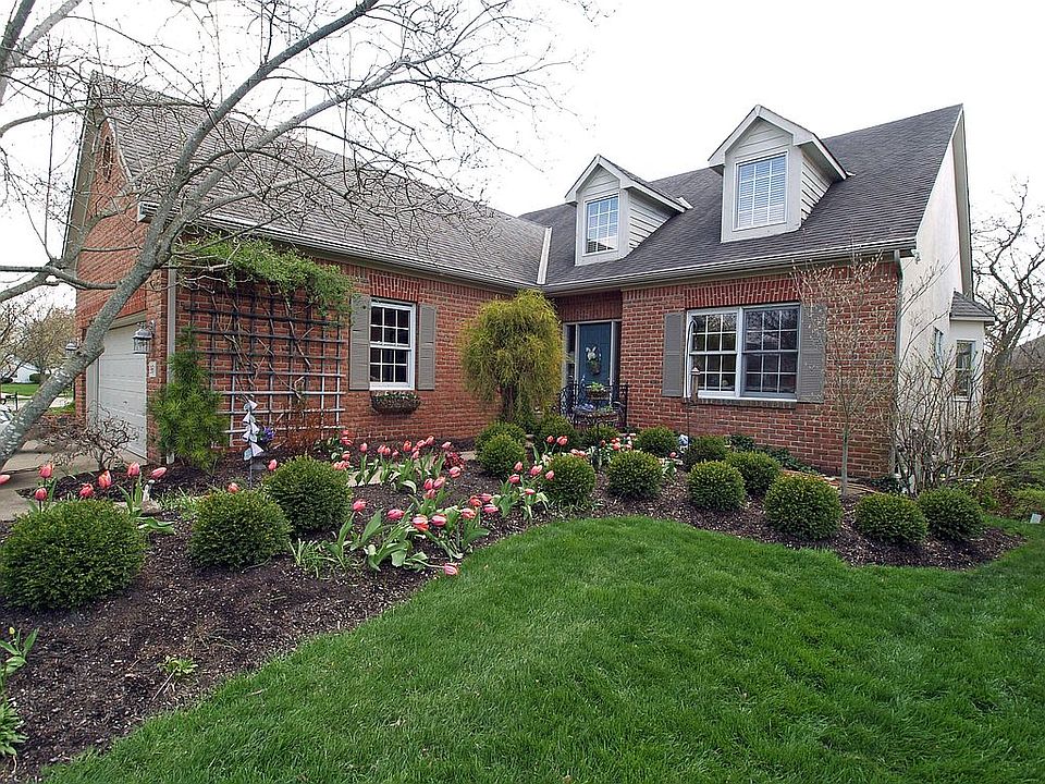 2nd image of 961 Linworth Village Dr
