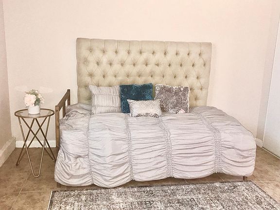 Full size bed