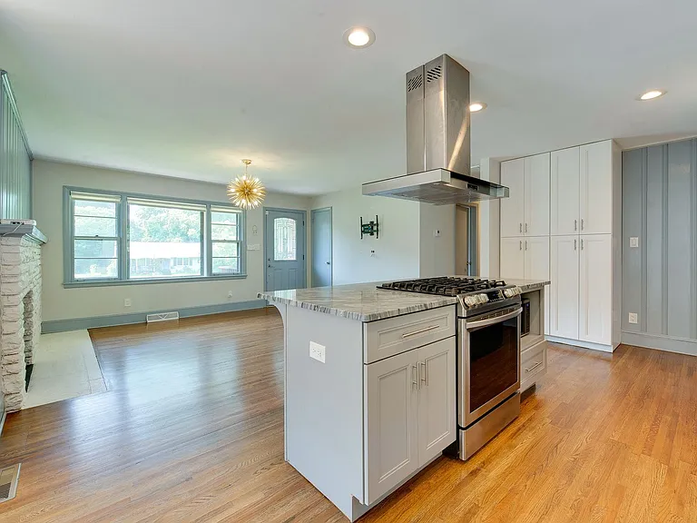 3921 Sheffield Dr — Photo 16