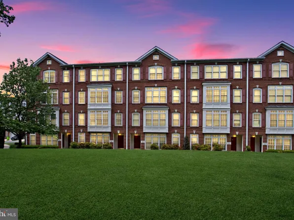 4633 Battenburg Ln #921, Fairfax, VA 22030