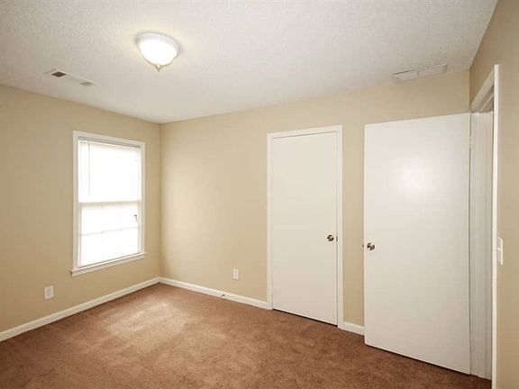 4th image of 5321 Station Cir