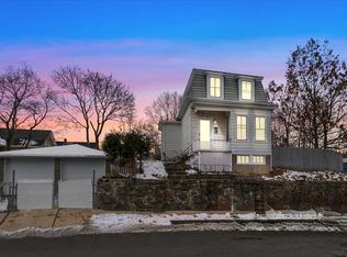 11 Adams St, Lynn, MA 01902